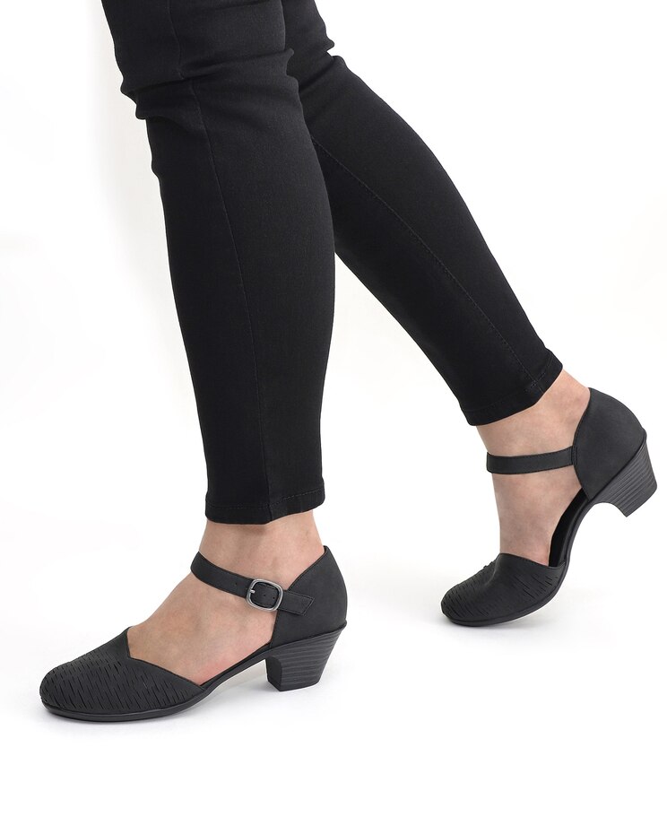 Easy Street® Justina Block Heel Sandals image number 9