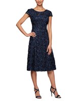 Cocktail Dress in Rosette Lace  thumbnail number 1