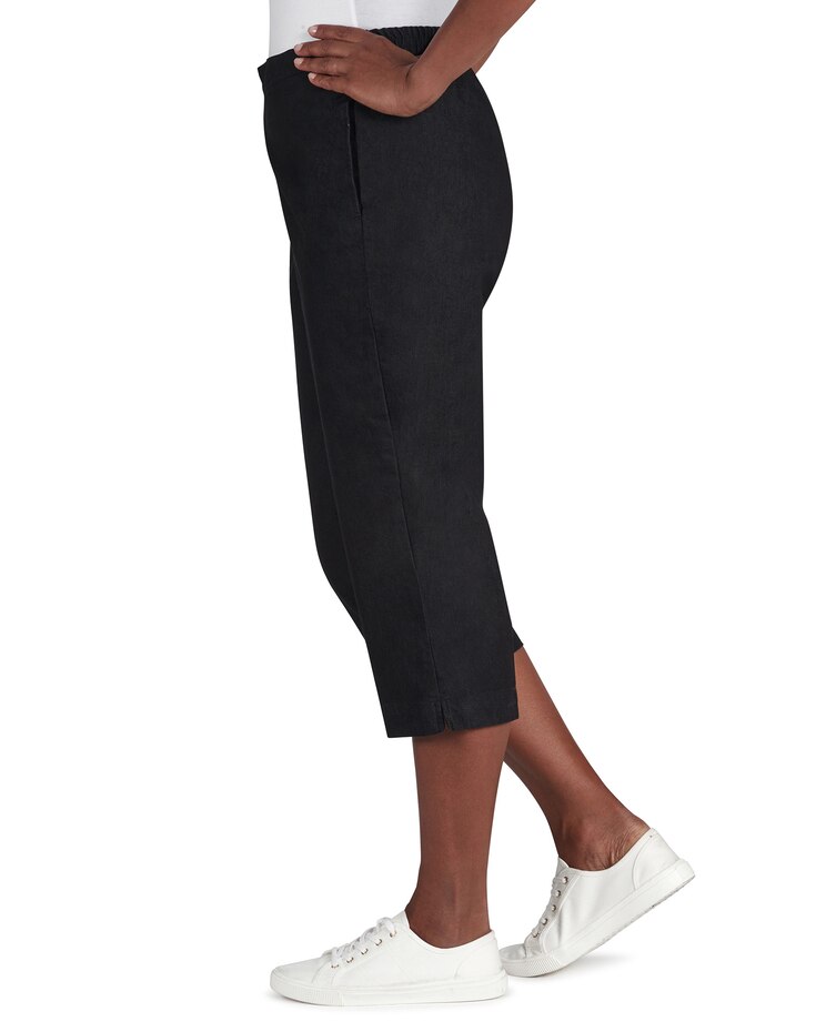 Alfred Dunner® Classic Fit Denim Capri Pant with Pockets image number 6