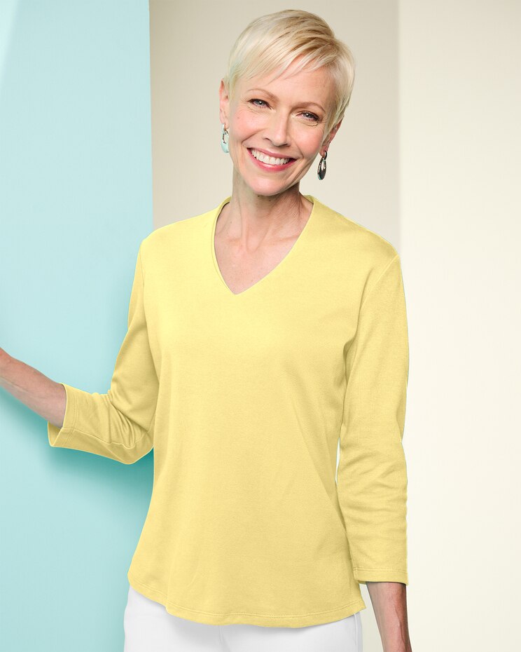 Essential V-Neck 3/4 Sleeve Tee image number 1