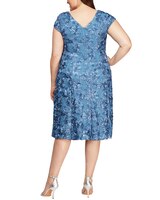 Cocktail Dress in Rosette Lace  thumbnail number 6
