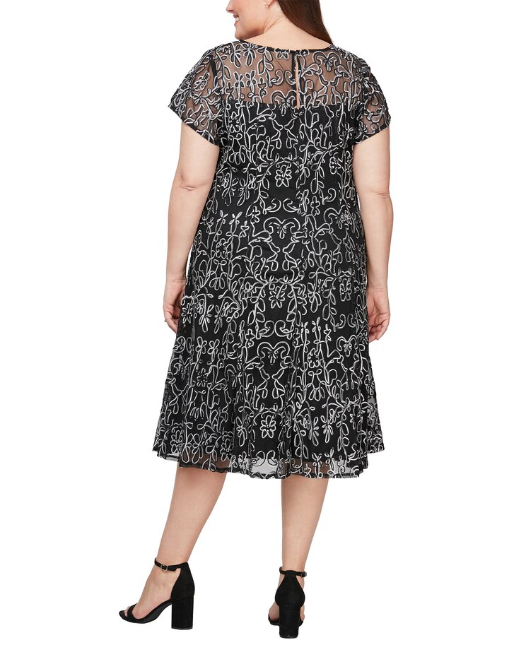 S.L. Fashions Crochet Long Blouson Dress image number 4