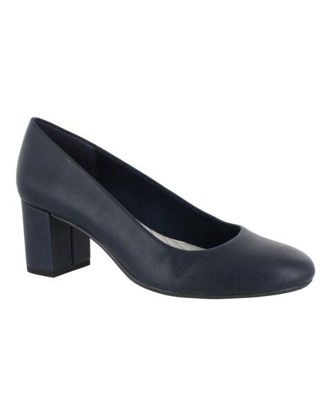 Easy Street Proper Pumps