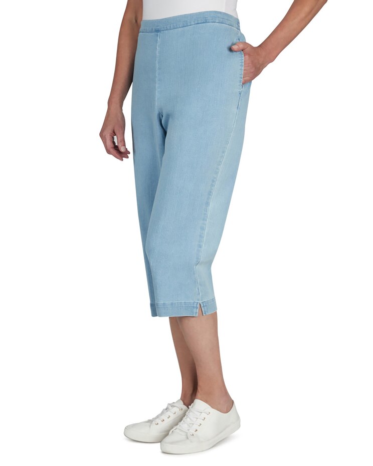 Alfred Dunner® Classic Fit Denim Capri Pant with Pockets image number 1