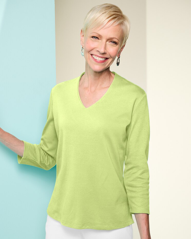 Essential V-Neck 3/4 Sleeve Tee image number 1