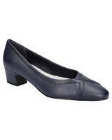 Easy Street Myrtle Pumps thumbnail number 1