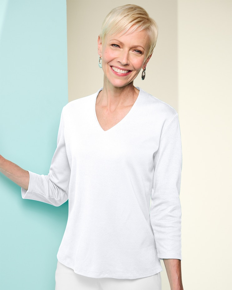 Essential V-Neck 3/4 Sleeve Tee image number 1