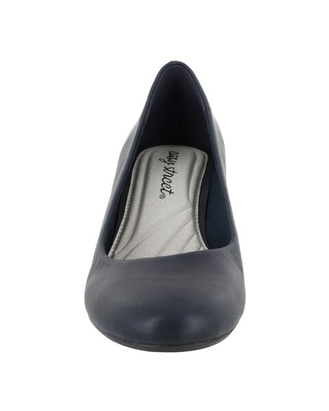 Easy Street Proper Pumps