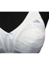 Floral Lace Soft Cup Bra thumbnail number 3