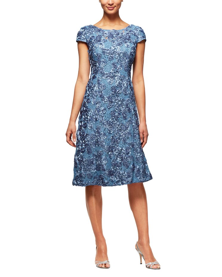 Cocktail Dress in Rosette Lace  image number 1