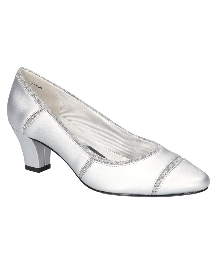 Easy Street® Datia Pumps image number 1