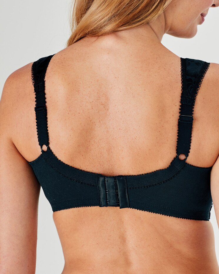 Playtex® 18 Hour Comfort Strap Bra image number 2
